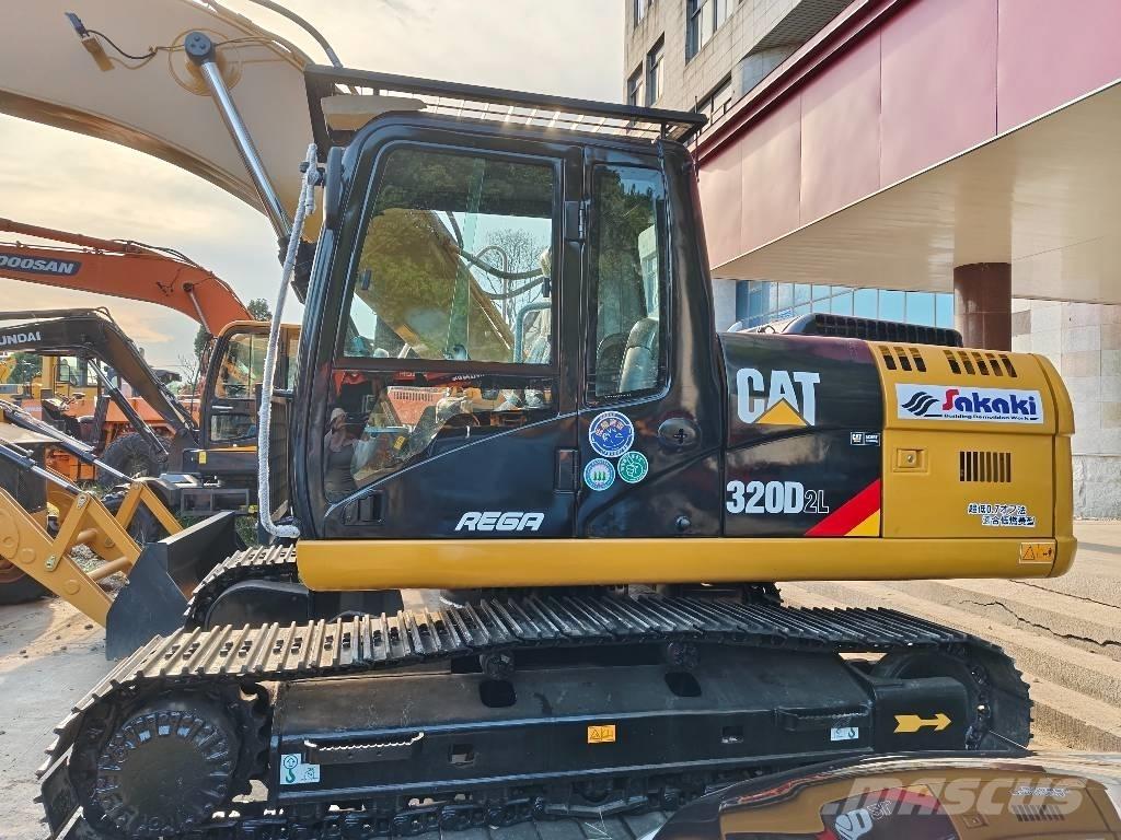 CAT 320 D2 L Escavadoras de rastos