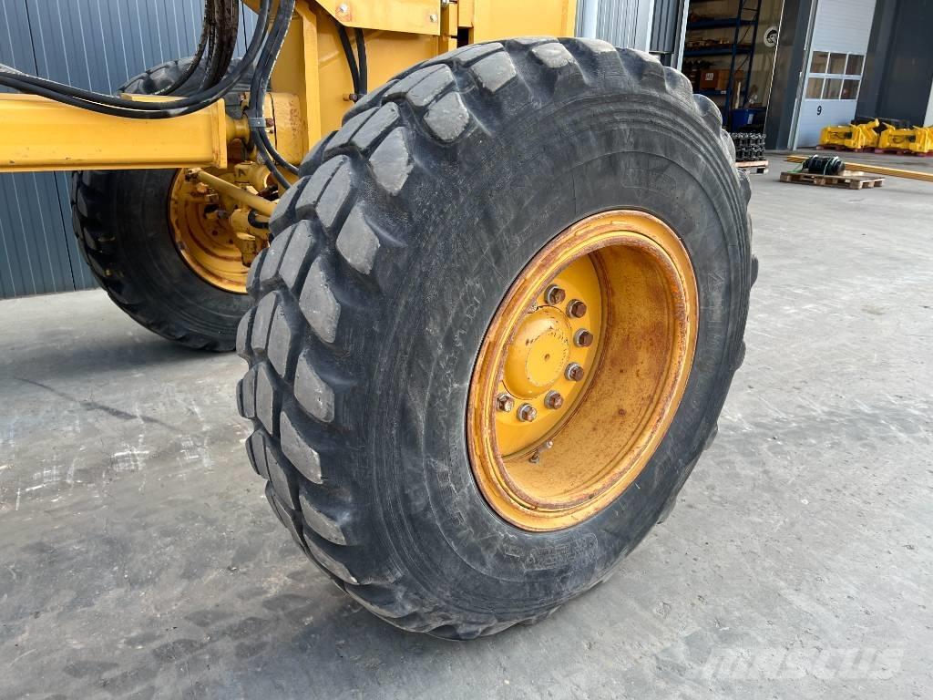 CAT 140K Motoniveladoras