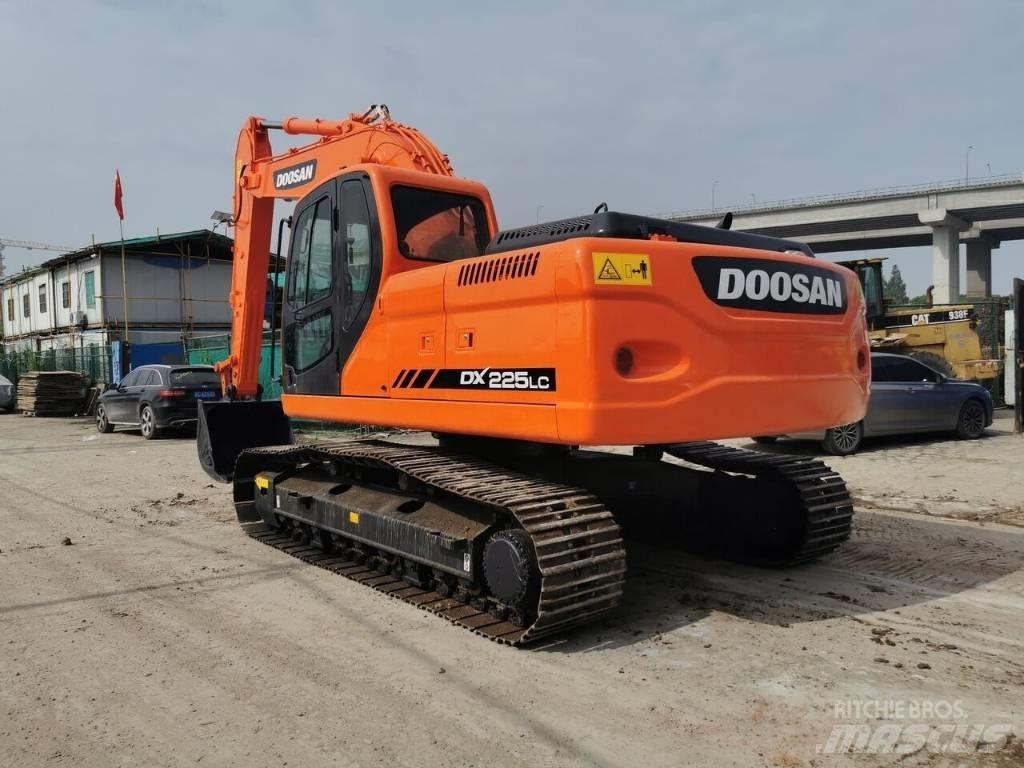 Doosan DX 225 LC Escavadoras de rastos