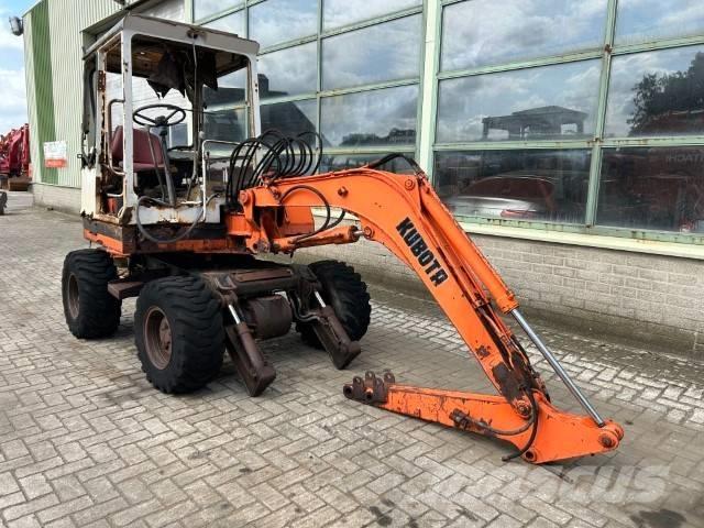 Kubota KH 16- W Escavadoras de rodas