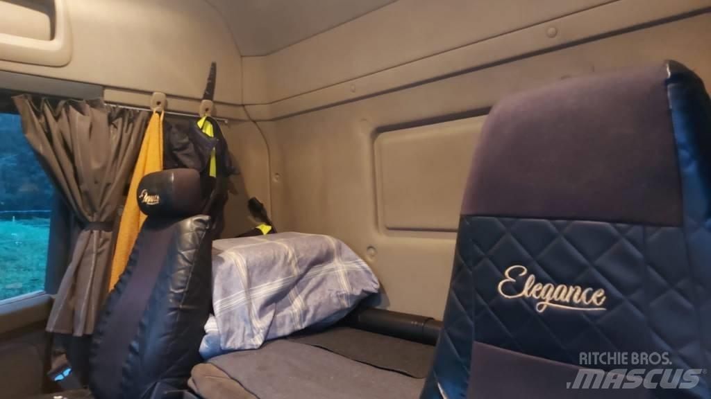 Scania R440 Camiões de transporte de troncos
