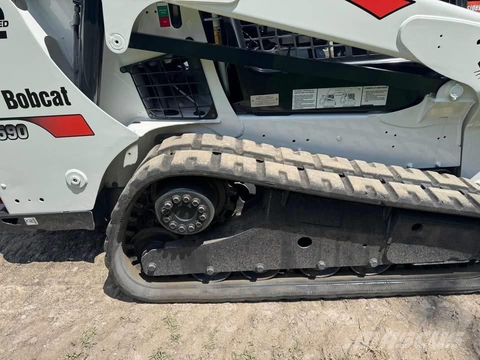 Bobcat T 590 Carregadoras de direcção deslizante
