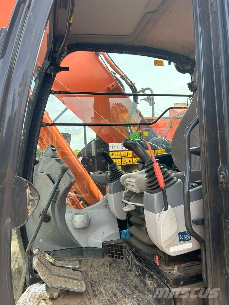 Hitachi ZX225 USLC-6 Escavadoras de rastos