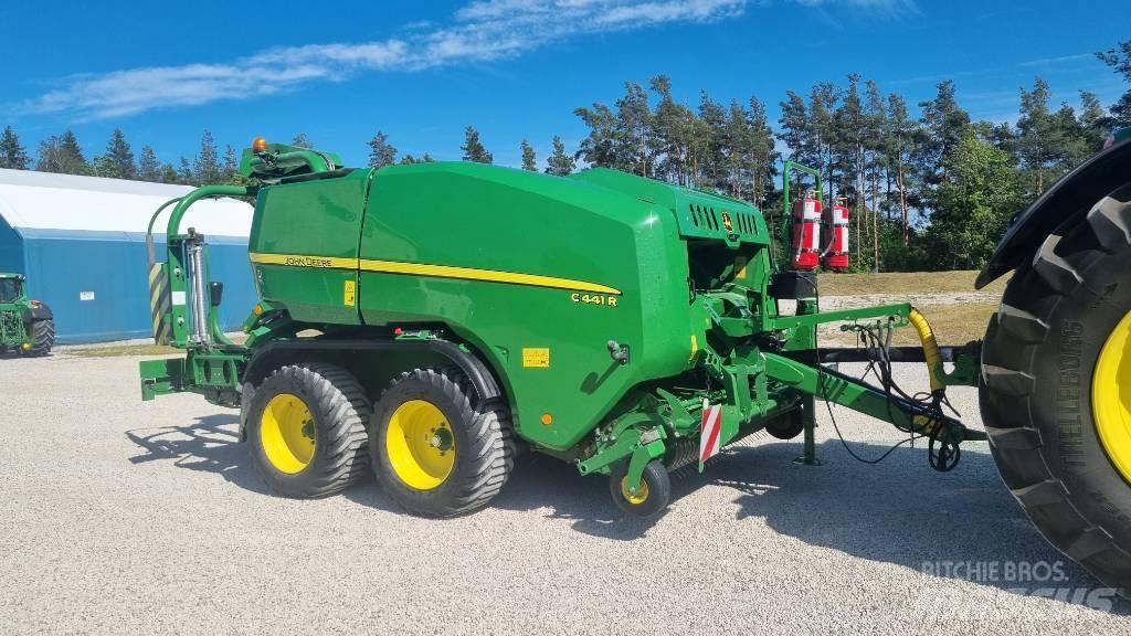 John Deere C441R Enfardadeira de rolos