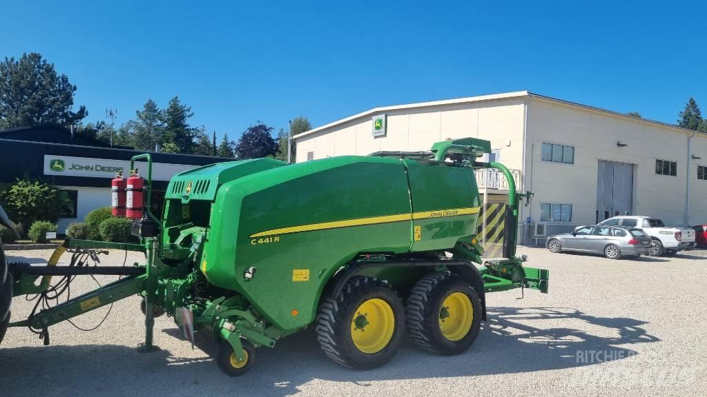 John Deere C441R Enfardadeira de rolos