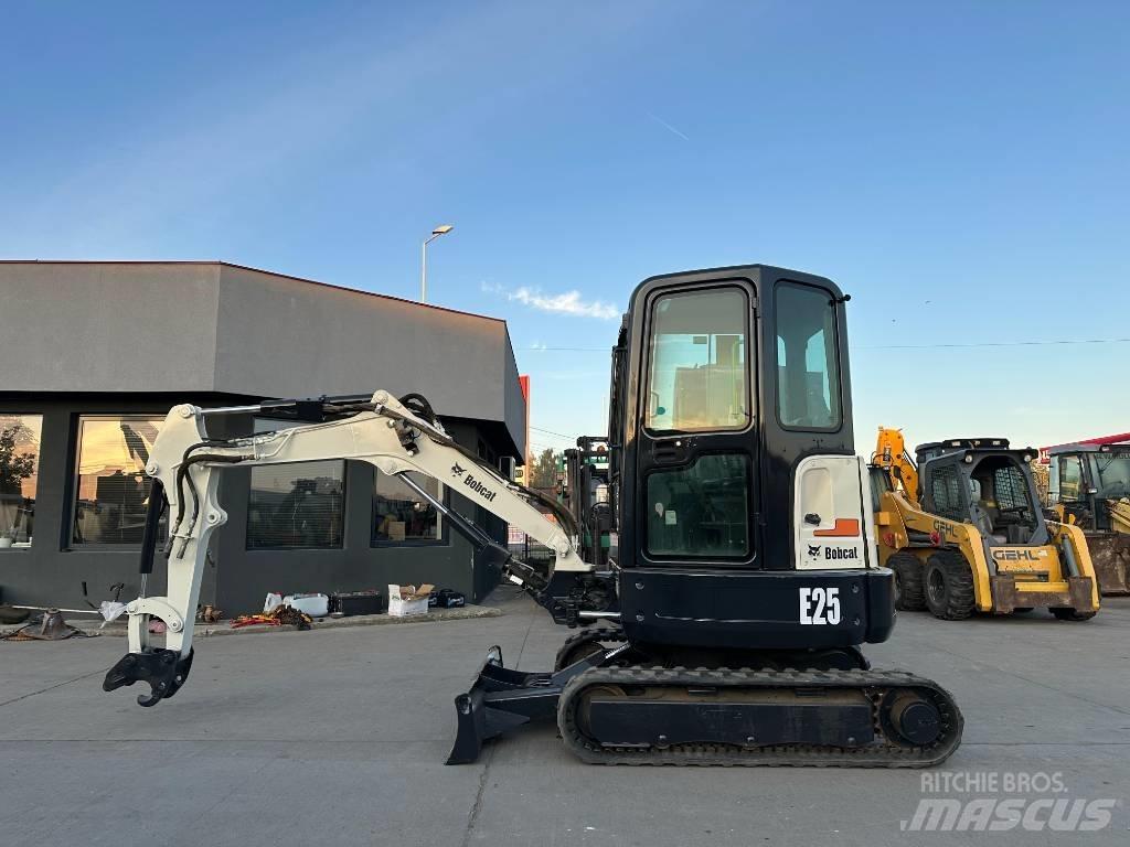 Bobcat E25EM Mini Escavadoras <7t