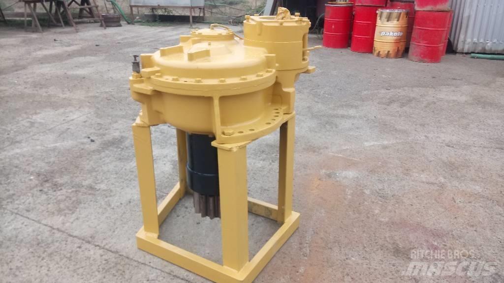 CAT 245 Transmissão