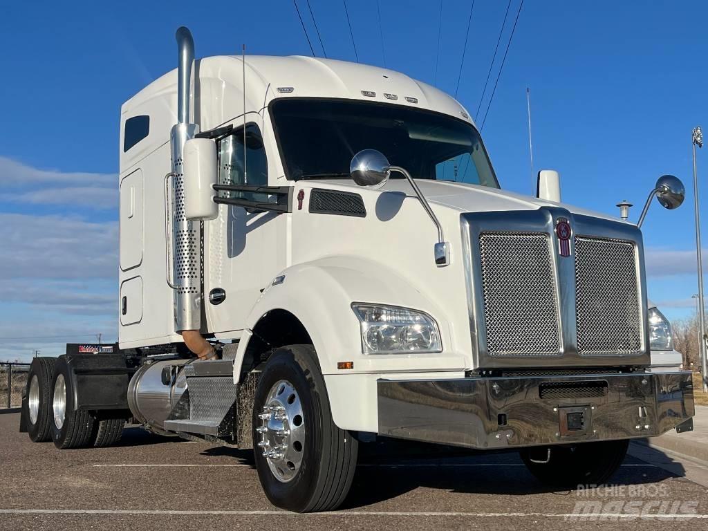 Kenworth T 880 Tractores (camiões)