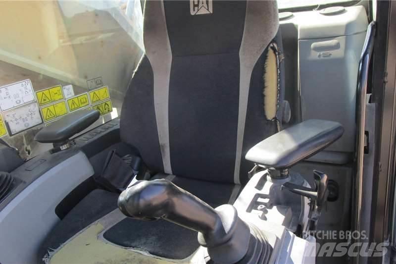 CAT 374FL Mini Escavadoras <7t