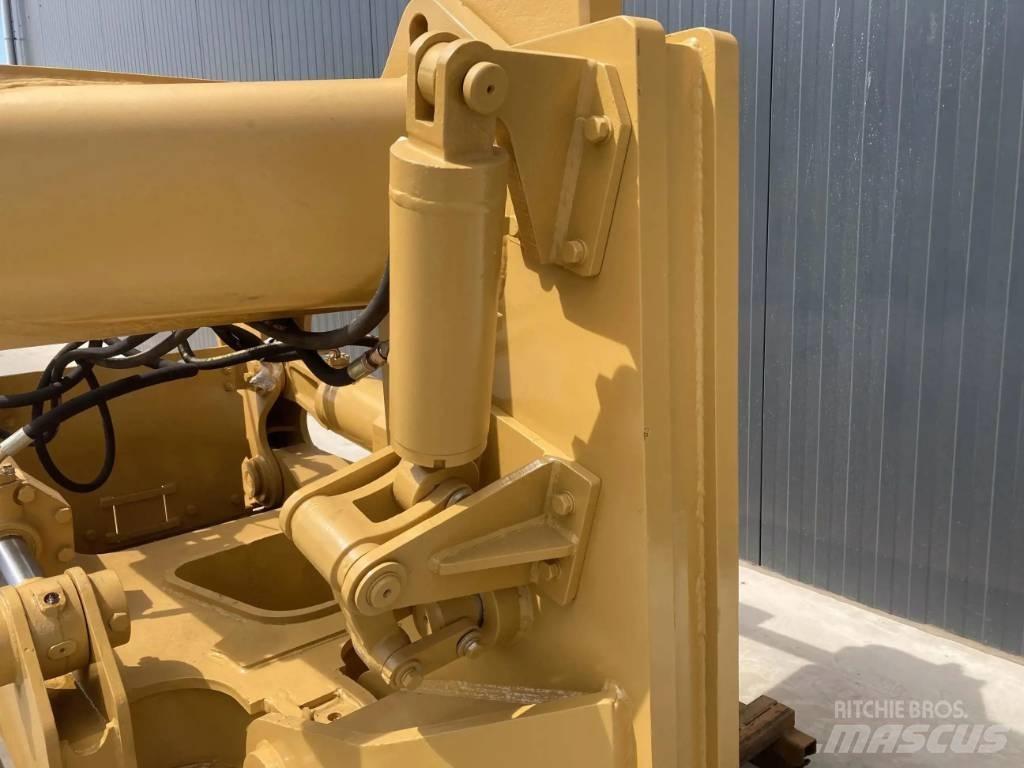 CAT D8T Escarificadores