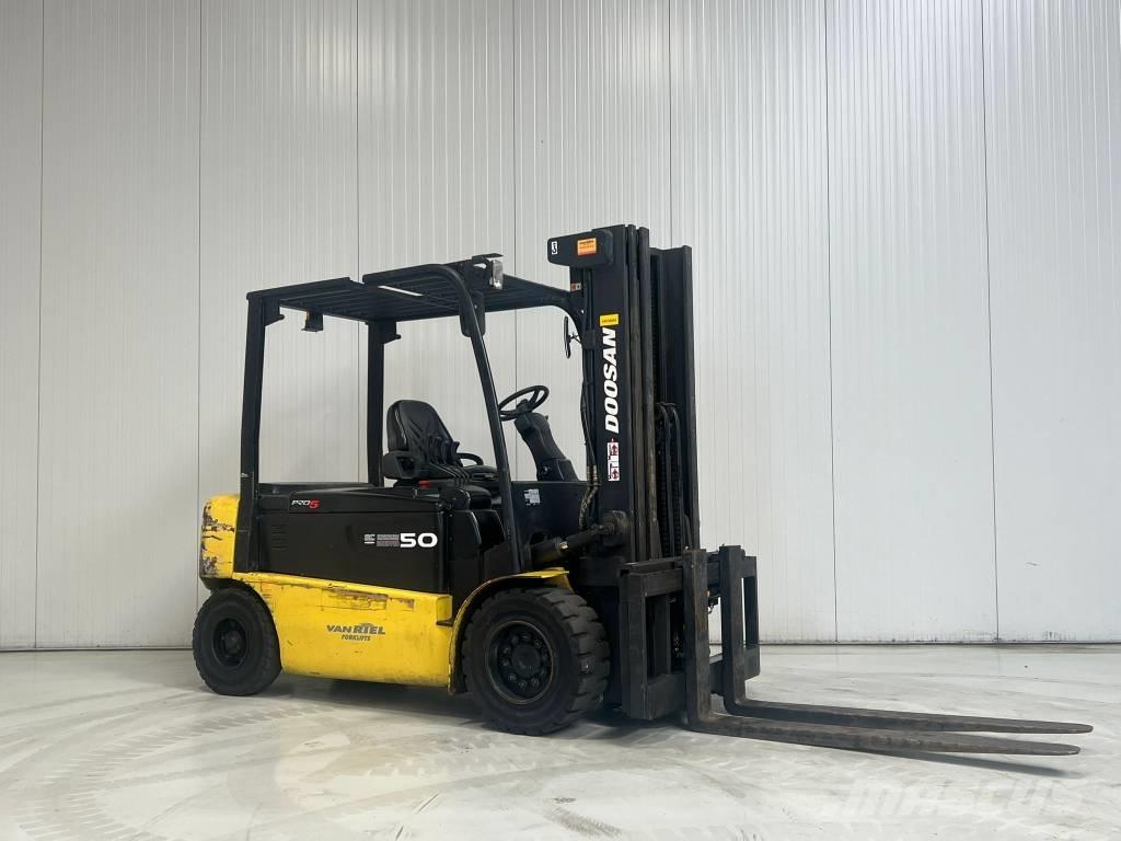 Doosan B50X-5 Empilhadores eléctricos
