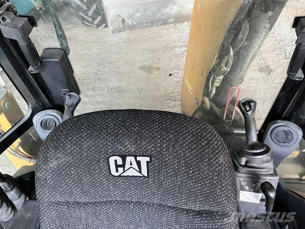 CAT 432 F 2 Retroescavadoras