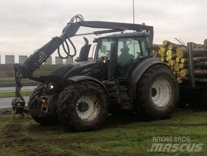 Valtra T 214 D Tratores Agrícolas usados