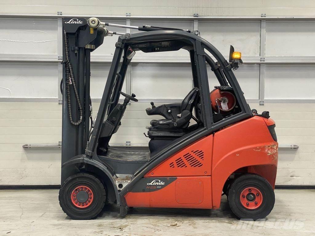 Linde H25T-02 Empilhadores a gás