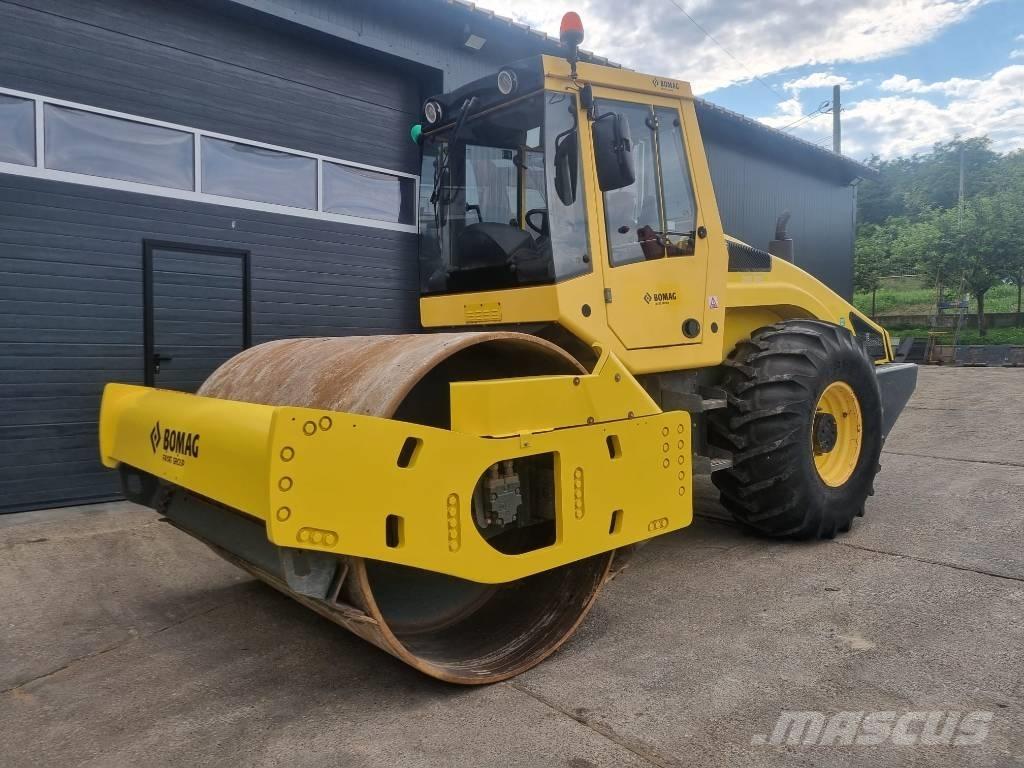 Bomag 213HD Cilindros Compactadores de pneus