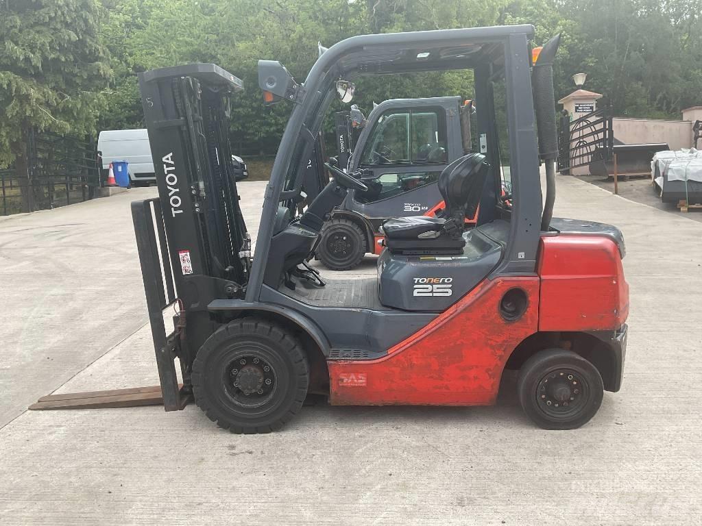 Toyota 02-8 FDF 25 Empilhadores Diesel