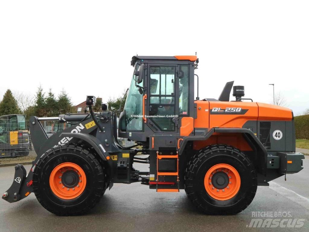 Develon DL 250-7 Pás carregadoras de rodas