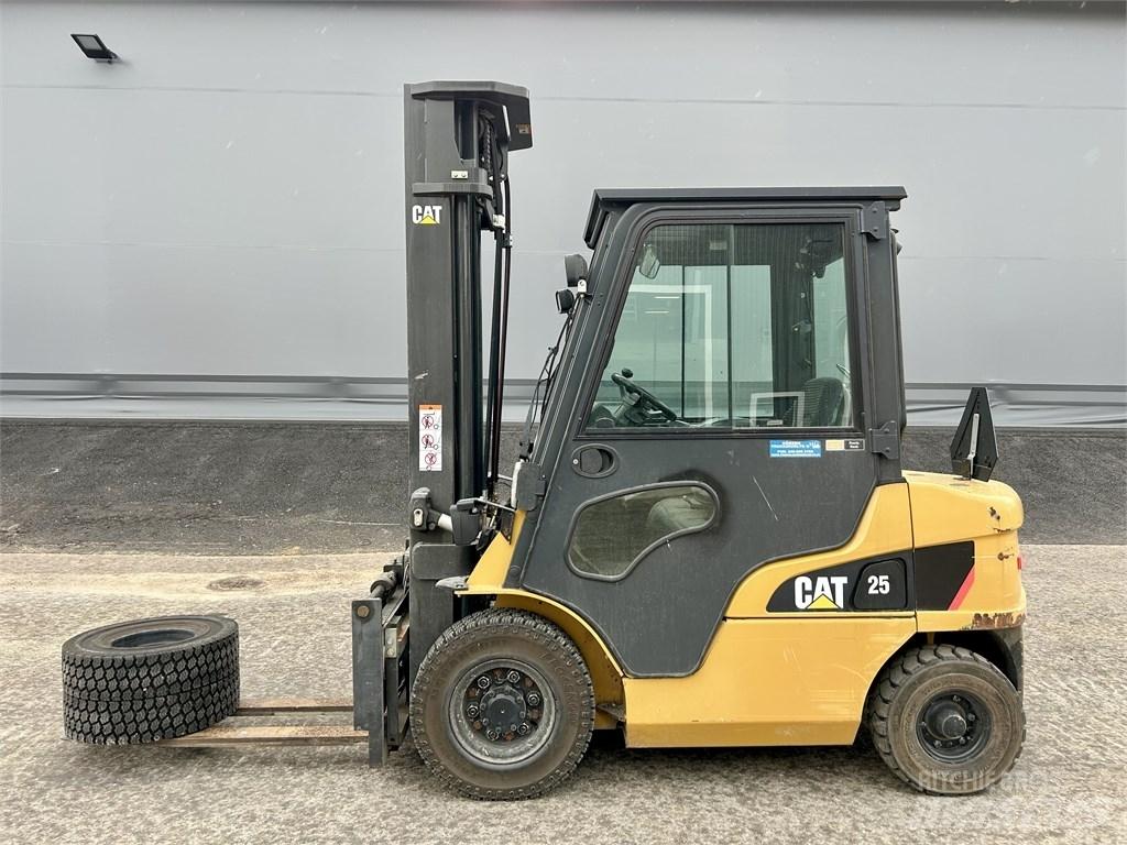 CAT DP 25 NT Empilhadores Diesel