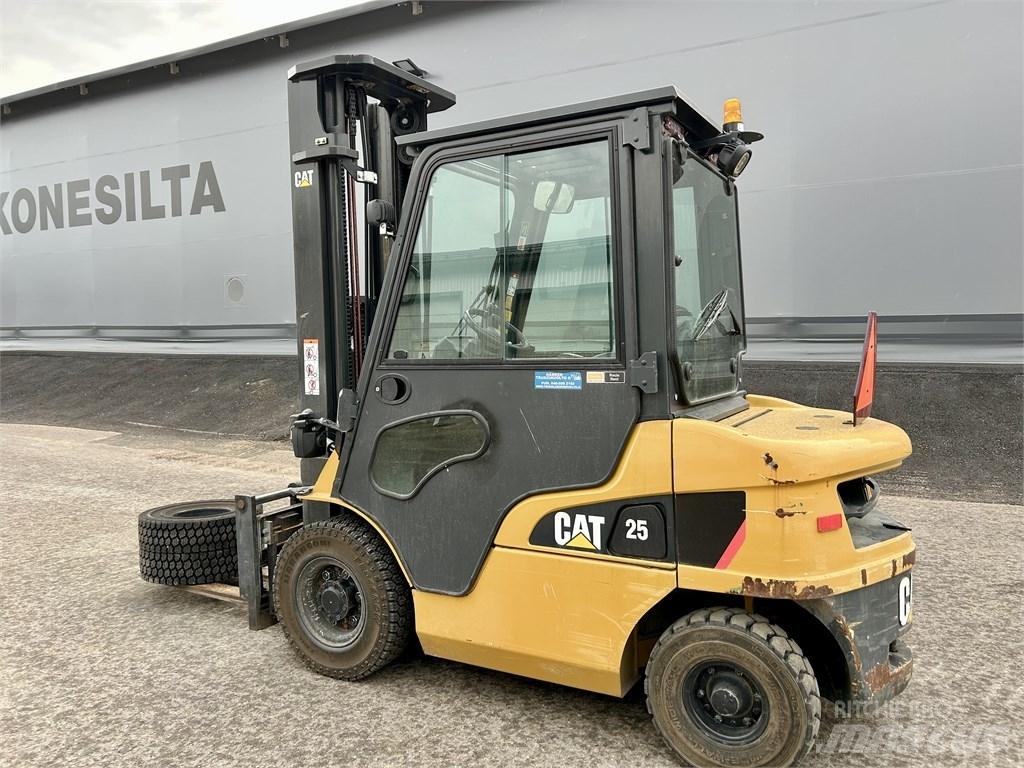 CAT DP 25 NT Empilhadores Diesel