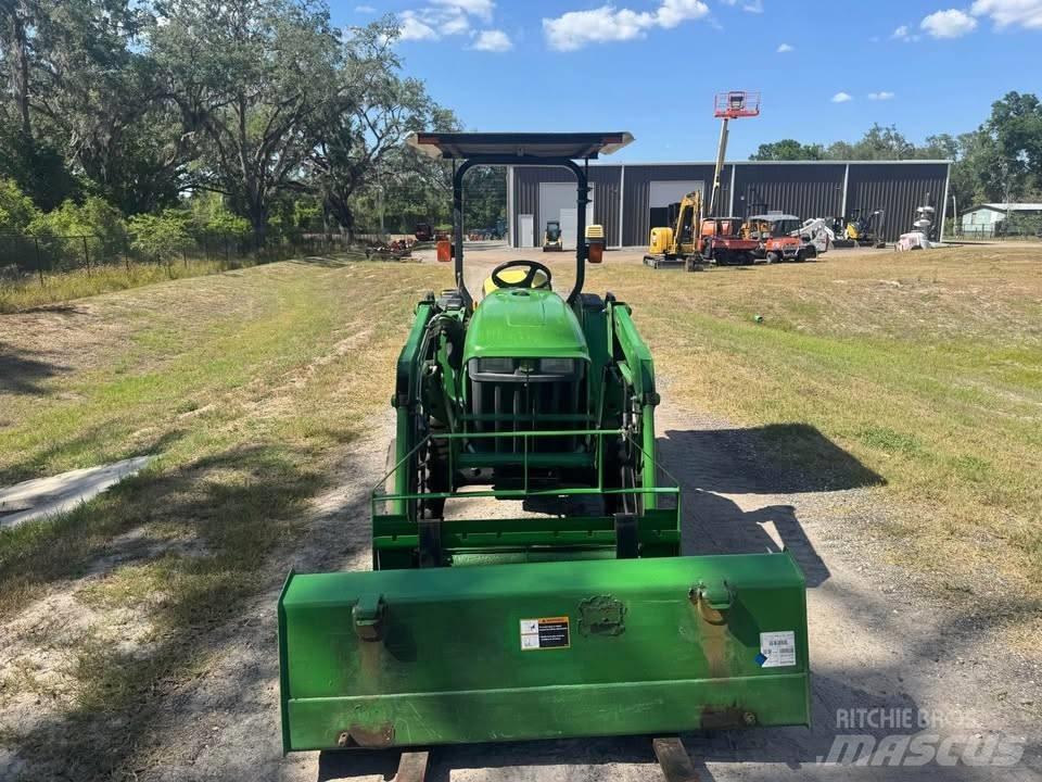 John Deere 3038 E Tratores Agrícolas usados