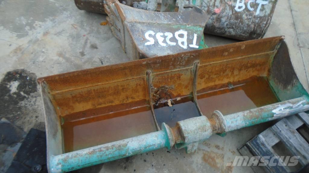 Takeuchi TB 235 Mini Escavadoras <7t