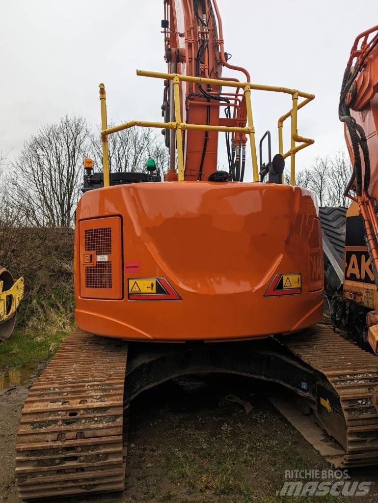 Hitachi ZX225US-7 Escavadoras de rastos