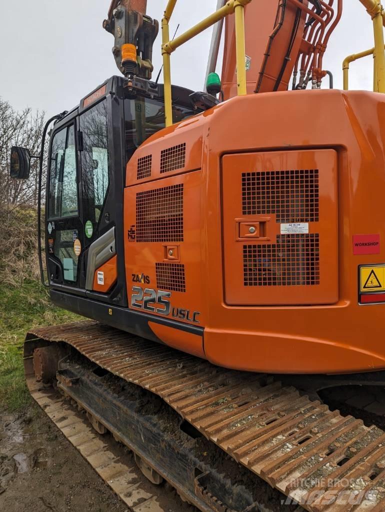Hitachi ZX225US-7 Escavadoras de rastos