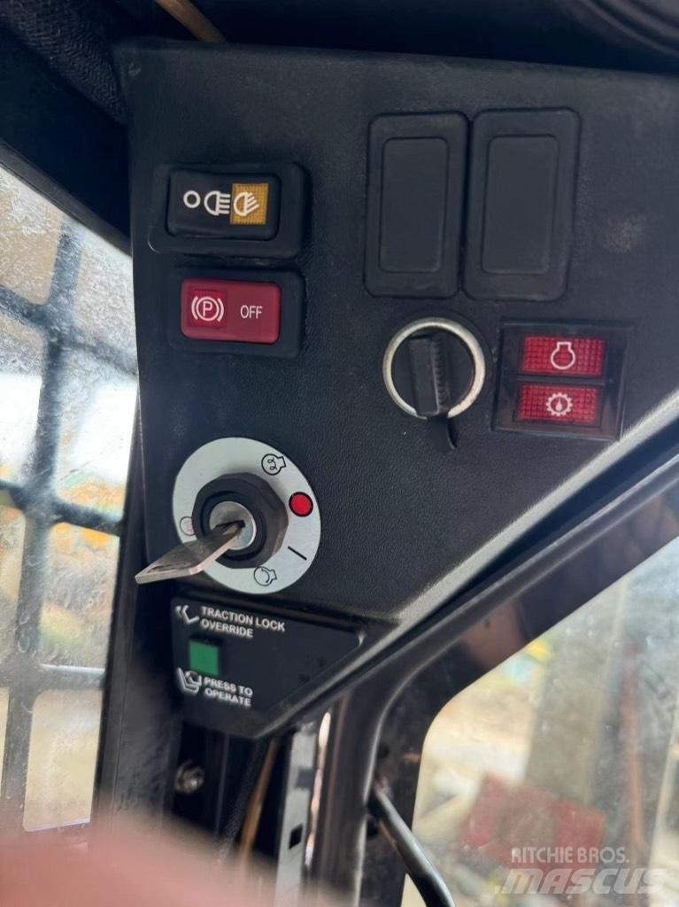 Bobcat S 70 Carregadoras de direcção deslizante