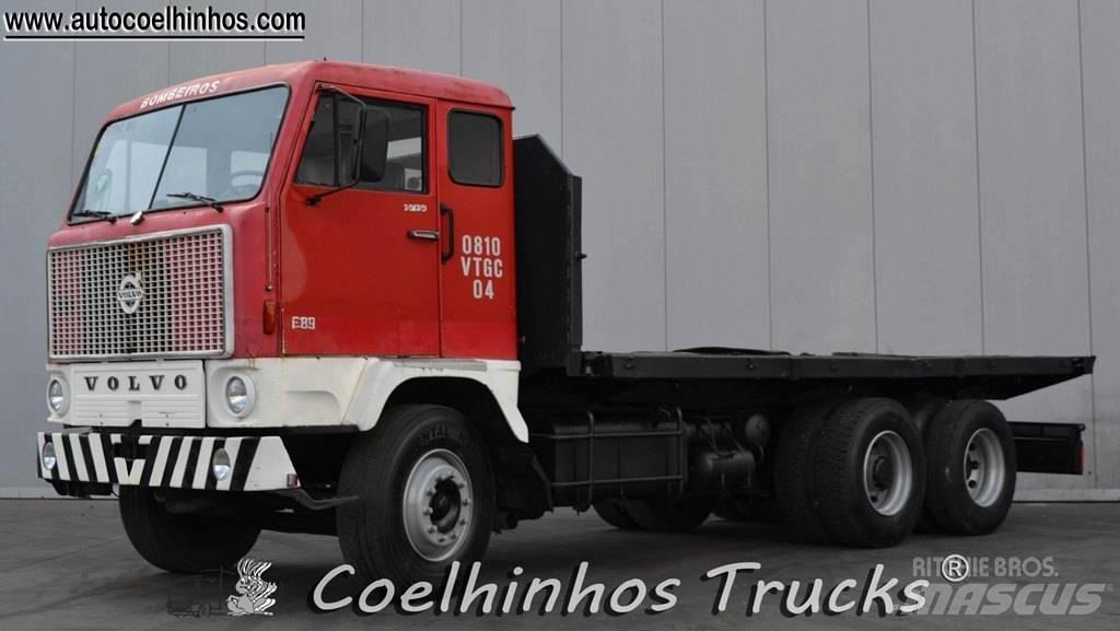 Volvo F89-42 (6x2) Camiões estrado/caixa aberta