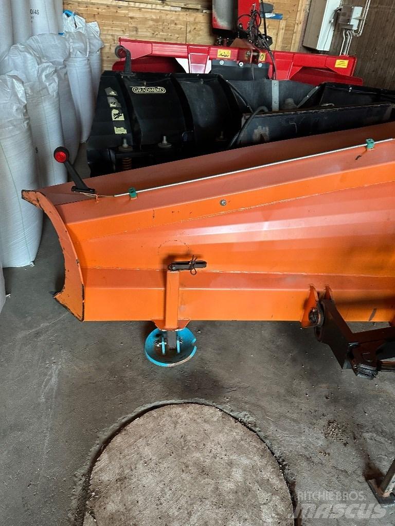 FMG AA 300 Lâminas de neve e arados