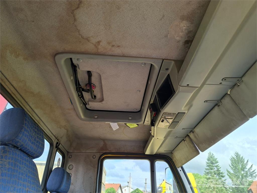 MAN 12.225 LC + HR Camiões de chassis e cabine