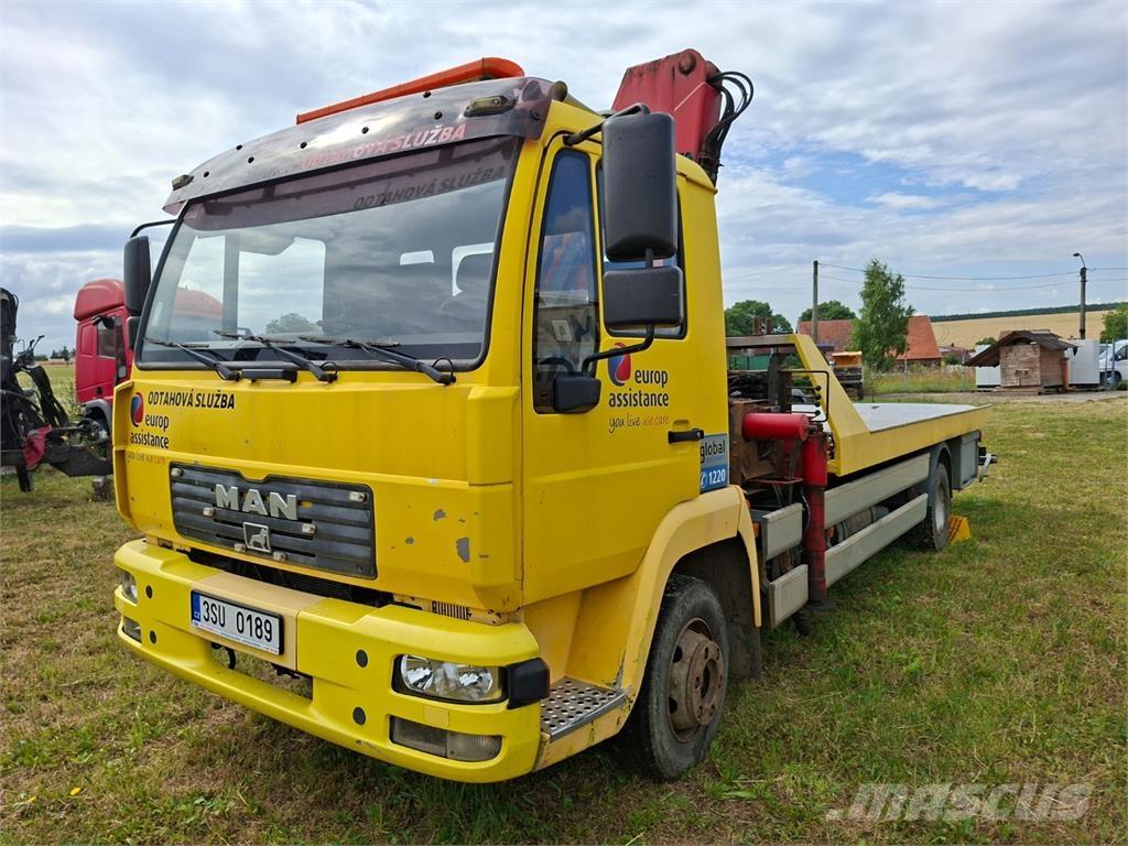 MAN 12.225 LC + HR Camiões de chassis e cabine