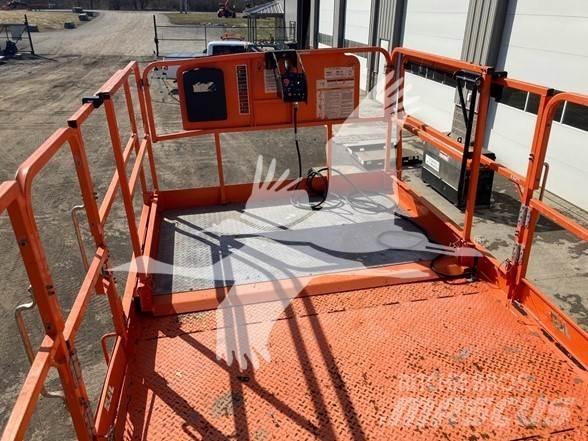 JLG 430LRT Elevadores de tesoura