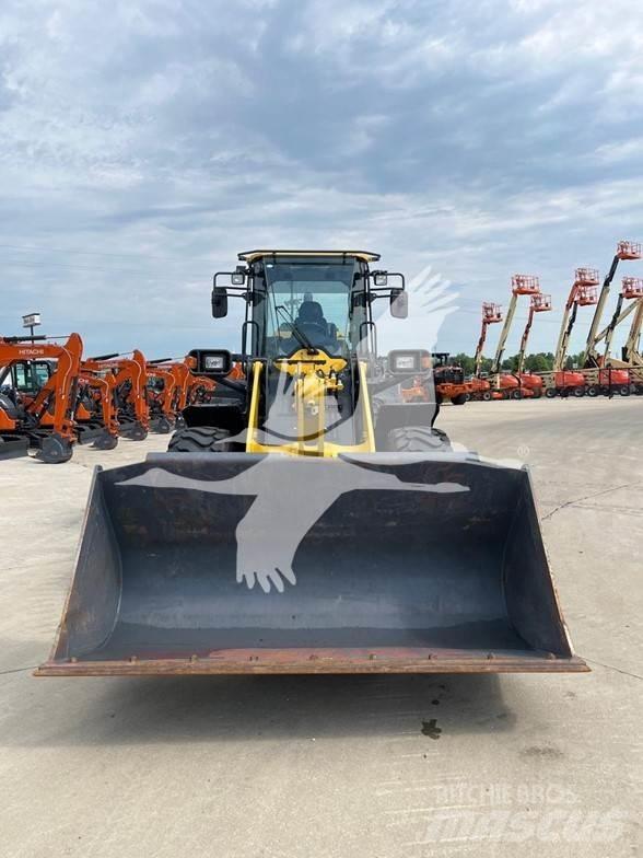 Komatsu WA270 Pás carregadoras de rodas