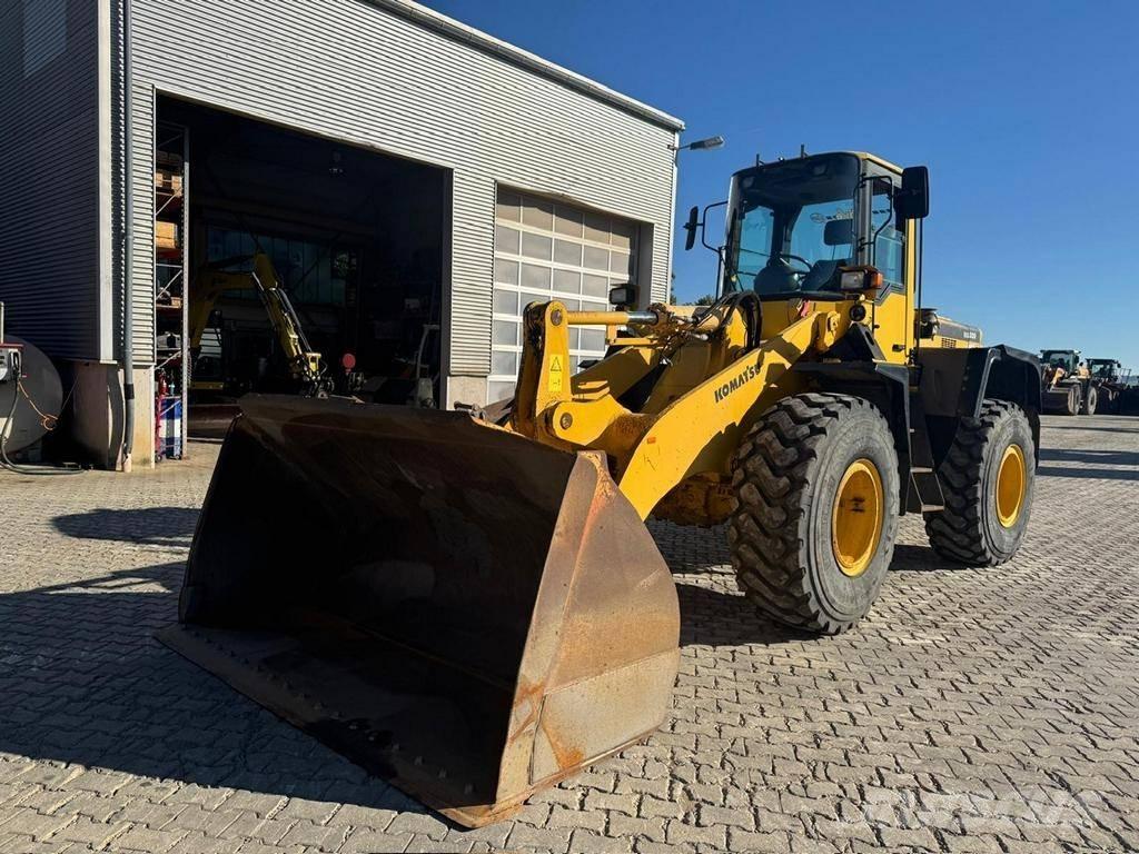 Komatsu WA 320-3H Pás carregadoras de rodas