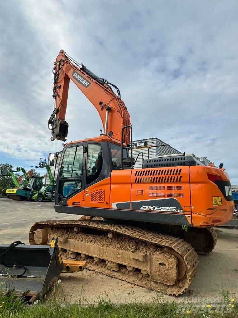 Doosan DX 225 LC-5 Escavadoras de rastos