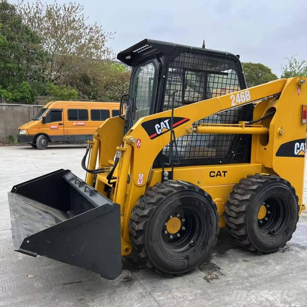CAT 246 B Mini carregadoras