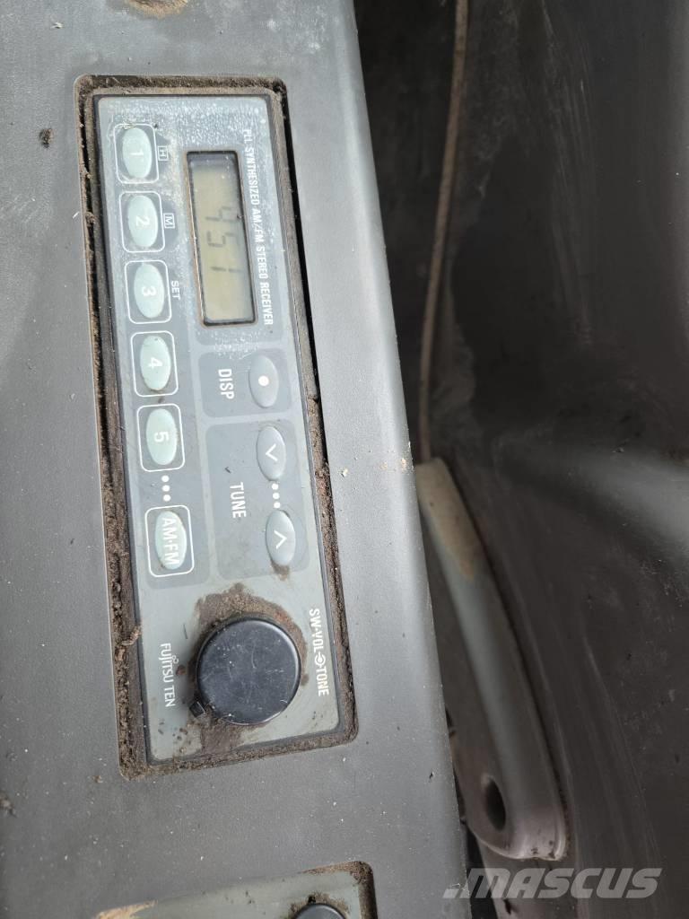 Hitachi ZX 135 US Escavadoras de rastos