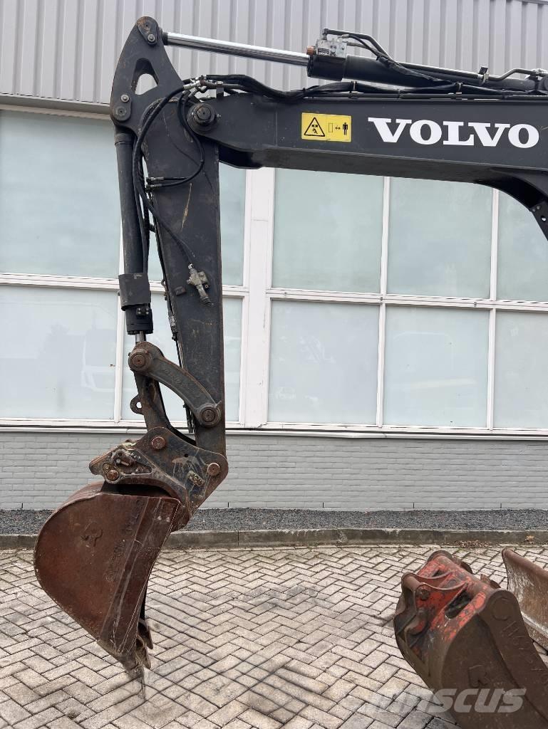 Volvo ECR 88 D    2016 Escavadoras Midi 7t - 12t