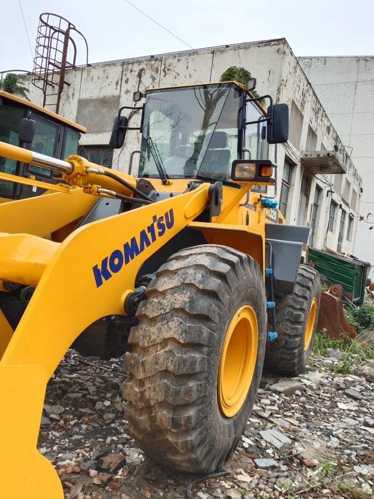 Komatsu WA 320 Pás carregadoras de rodas