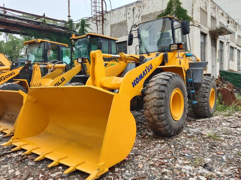 Komatsu WA 320 Pás carregadoras de rodas