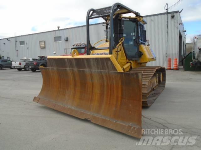 Komatsu D61PX-24 Dozers - Tratores rastos