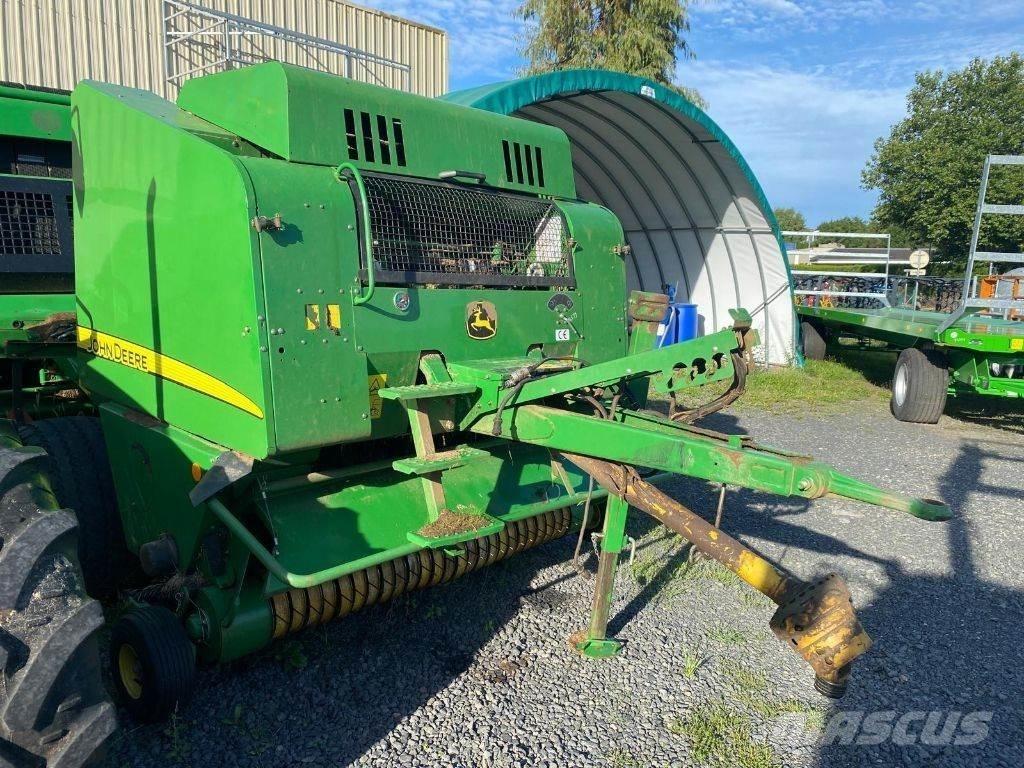 John Deere 568 Enfardadeira de rolos