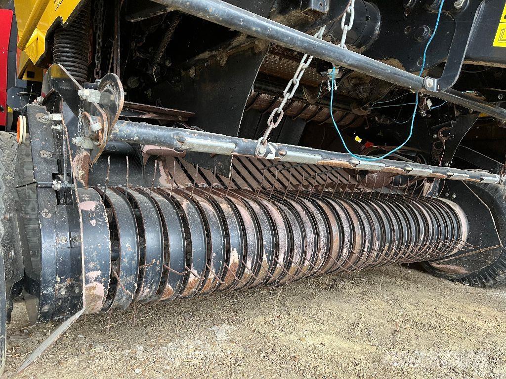 New Holland BR750A Enfardadeira de rolos