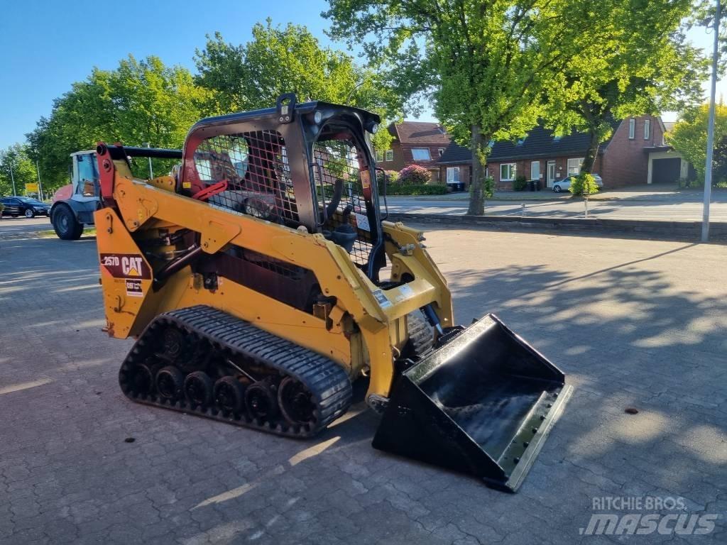 CAT 257 D Carregadoras de direcção deslizante