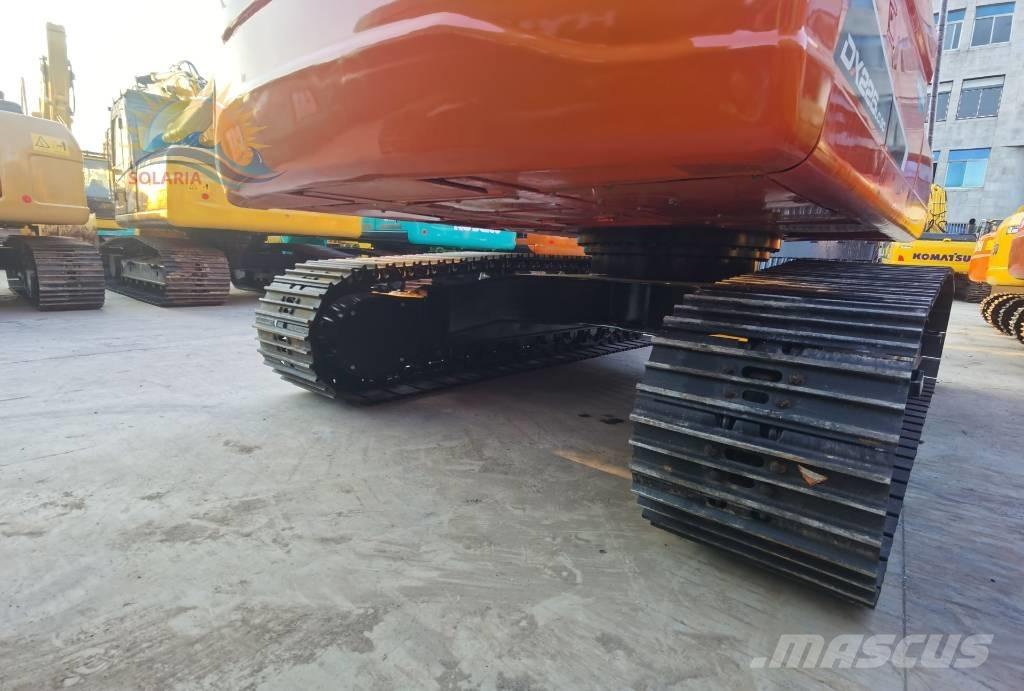 Doosan DX 225 LC Escavadoras de rastos