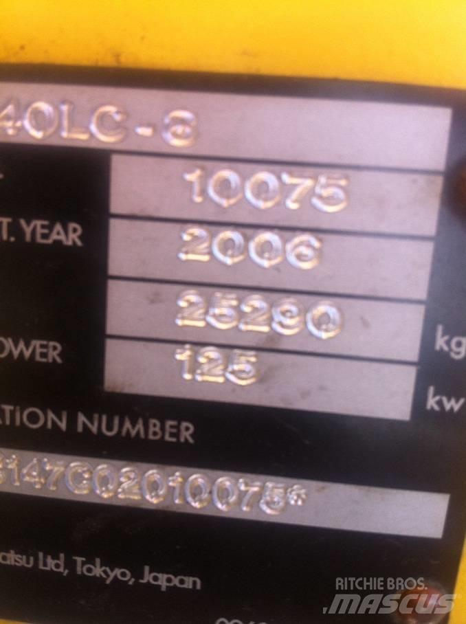 Komatsu PC240-8 Escavadoras de rastos