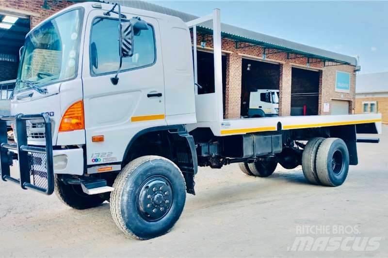 Hino 500 1322 4x4 Outros Camiões
