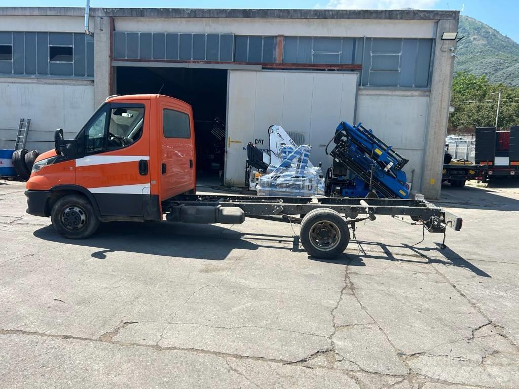 Iveco Daily 35-140 Camiões de caixa fechada