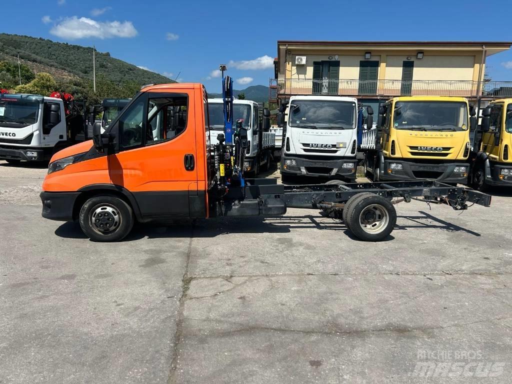 Iveco Daily 35-140 Camiões grua